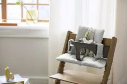 Stokke Tripp Trapp® BABY SET™, Walnut Brown 6 Stokke Tripp Trapp® BABY SET™, Walnut Brown -Stokke Verkauf 2595864 03